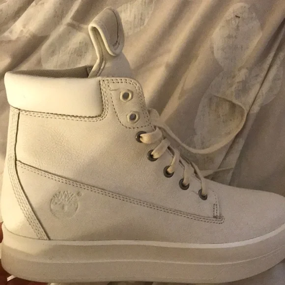 Timberlands - Picture 2 of 5